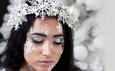 DIY Snowflake Costume - maskerix.com Snowflake Costume, Christmas Costumes Diy, Snow Queen Costume, Ice Queen Costume, Christmas Costumes Women, Snowflake Tutorial, Diy Snowflake, Diy Costumes Women