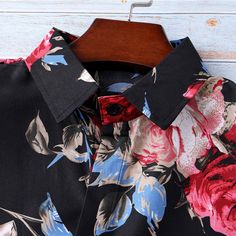 Floral Print Hawaiian Beach Short Sleeve Shirt Features：  Product ID:SS0036 Material:Polyester Season:Summer Color:Black,White  Size Chat： Frank Hardy, Womens Dress Suits, Hawaiian Beach, Hawaiian Beaches, Summer Color, Casual Design, Hawaii Shirt, Beach Shorts, Cotton Polo