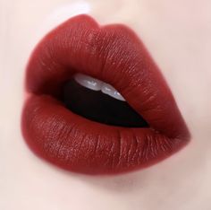 Chinese Lips, Red Aesthetic Lips, Korean Red Lip Makeup, Red Lips Korean Makeup, Chinese Lipstick, Chinese Red Lip Makeup, Glossy Red Lips Aesthetic, Flower Lipstick, Kylie Jenner Lip Kit