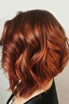 Stacked Layers Hair Color Auburn, Shoulder Length Hair Cuts, Short Wavy Hair, Girl Haircuts, Brown Highlights, Hair Color And Cut, Shoulder Length Hair, Grunge Hair, Ginger Hair