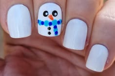 Sparkly white short nails with cute snowman nail art - Festive nail designs 2024. Easy Winter Nail Art, Snowman Nails Design, Snowmen Nails, Nail Design At Home, Festive Nail Ideas, White Short Nails, Nail Art Designs For Beginners