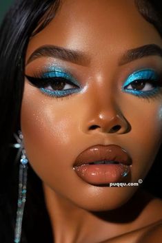 Blue Eyeshadow Looks Black Women, Blue Eyeshadow Black Women, Shades Of Blue Eyes, Blue Eyeshadow Ideas, Blue Eyeshadow Makeup Looks, Blue Eyes Eyeshadow, Makeup Looks Blue, Black Skin Makeup, Sea Moodboard