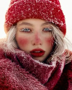 red christmas winter snow Snow Photoshoot, Drag Make-up, Winter Portraits, Winter Photoshoot, Snow Fashion, Winter Makeup, Photoshoot Concept, Christmas Photoshoot, Russian Fashion