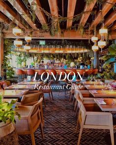 cozy restaurant in the city of London with a warm atmosphere London Dinner, Rooftop Brunch, Brunch Bar, Brunch Cafe, Brunch Places, London Guide, Brunch Restaurants, Dinner Restaurants