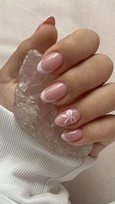 Nail Art Fleur, Cute Almond Nails, Bow Nail Designs, Pink White Nails, Pink French Nails, Cute Simple Nails, Simple Gel Nails, Summery Nails, Girly Acrylic Nails