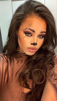 Scar Outfit Ideas, Halloween Makeup Cat Woman, Scar Makeup Lion King Simple, Scar Lion King Makeup Halloween, Cute Lion Makeup, Scar Lion King Costume Women, Black Woman Halloween Makeup, Scar Disney Makeup, Scar From Lion King Costume