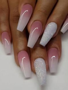 Babypink  Collar    Bunte Nägel Embellished Pink Sparkly Nails, Ongles Beiges, Polish Ideas, Coffin Press On Nails, Fake Nails With Glue, Striped Nails, Nail Beauty, Metallic Nails