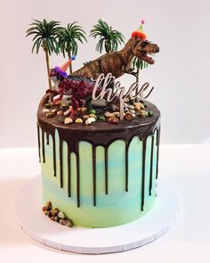 M A N D I ‘ S B A K E S H O P on Instagram: “DINOOOO PARTY Bolo Minecraft, Chocolate Chip Cake, Dinosaur Birthday Party