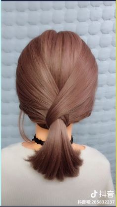 Super easy elegant ponytail for short hair, short hair braid tutorial. Ponytail For Short Hair, Short Hair Braids Tutorial, Beautiful Ponytail, Short Hair Ponytail, Elegant Ponytail, Hair Upstyles, Easy Hair Updos, Hair Braid Videos, Peinados Fáciles Para Cabello Corto