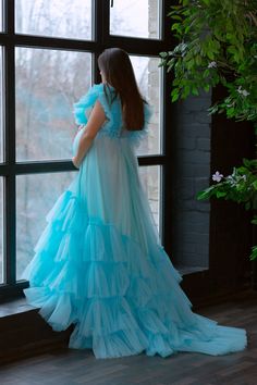 Aqua Blue Tulle Maternity Gown, Tiered Tulle Dress, Maternity Gown, Baby Shower Dress Beautiful tiered tulle maternity dress with ruffles on top part. Dress is lined on bottom part. It will be a great dress for your maternity photoshoot. Dress is adjustable Fabric: tulle, cotton blend linen Length: floor length with train You can also order it as mother daughter matching set. Baby dress price - 90$ Dress is available in different colors. Contact me about color you wish. Additional cost in other Ruffle Maternity Dress, Baby Shower Gowns For Moms, Baby Shower Dress For Mom Indian, Maternity Gowns Indian, Pregnancy Gowns Dresses, Gender Reveal Dresses For Mom, Baby Shower Dress Ideas, Maternity Dress Ideas, Maternity Ball Gowns