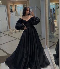 Black Long Sleeve Prom Dress, Formal Dresses Party, Long Sleeves Prom Dresses, Dresses Organza, Dress With Train, Long Sleeve Prom, White Prom Dress, Black Dress Formal, Black Prom Dress