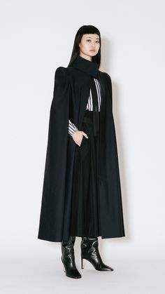 Front view of Cape de Coeur's women's Guardian cape in Black with Humming Birds texture Cloak Fashion, Capes Fashion, Half Cape, Blazer Cape, Character Clothes, Cape Fashion, Long Cape, Witching Hour, Cape Jacket