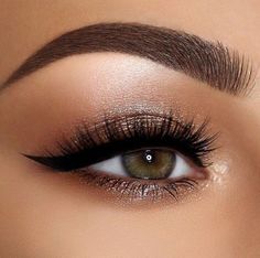 Divine Makeup, Make Up Yeux, Make Up Designs, Soft Makeup Looks, Urban Decay Cosmetics, Neutral Eyeshadow Palette, Neutral Eyeshadow, Matte Makeup, Eye Makeup Steps