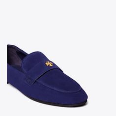 Our Ballet Loafer® is an interpretation of two classics — the flexibility of a ballet slipper with the profile of a loafer. The insole provides performance-level comfort, ruched sides secure the foot and treads on the outsole add traction. It is crafted in leather and detailed with a Double T in brushed gold. The shoe's edges are hand-painted and the strap is hand-stitched. Designer Flats, The Ballet, Ballet Slippers, Footwear Design Women, Shoe Sale, Hand Stitched, Hand Stitching, Ballet Flats, Designer Shoes