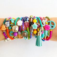 Check out this item in my Etsy shop https://www.etsy.com/listing/493787779/15-boho-chic-bracelets-stretch-bracelets Peace Sign Christmas, Adjustable Knot Bracelet, Bracelets Layered, Letter Bracelets, Bracelets Friendship, Costume Jewelery, Boho Chic Bracelets, Jewerly Designs, Bright Design