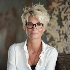 Short Bob Hairstyles With Bangs Over 50 Glasses Gray Hair, Oval Face Makeup, Messy Short Hair, Oval Faces, Hair Designs, Short Hair Cuts, Face Makeup, Health And Beauty, Short Hair Styles