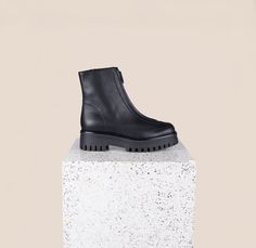 Boots. Concrete City, Lug Sole Boots, Leather Product, Basic Wear, Winter Socks, Thick Socks, Cozy Winter, Rubber Heels, Gold Zipper