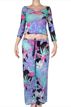 Womens air summer floral print pant suit consisting of two pieces, blouse and pants. Blouse And Pants, Print Pant, Floral Print Pants, Pant Suit, Suit Pants, Summer Floral, Stretch Pants