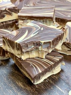 several pieces of chocolate and peanut butter fudge