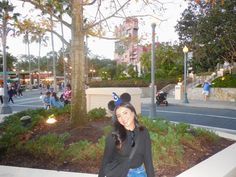 wdw, disney adult, hollywood studios outfit, disney inspo, disney photo inspo, disneyland, disney world, disney aesthetic, sunset boulevard, hollywood studios Hollywood Studios Outfit, Outfit Disney, Disney Adult, Disney Photo Ideas, Disney World Pictures, Disneyland Outfits, Sunset Boulevard, Paris Girl, Aesthetic Sunset