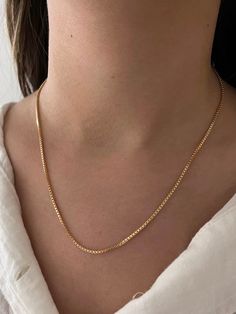 18" long box chain necklace Great for layering but shines when it's alone too! Gold Chain Necklace Womens, Gold Neck Chain, Simple Chain Necklace, Gold Jewellry, Gold Chain Design, Box Chain Necklace, Bridal Gold Jewellery Designs, Neck Chain, Gold Necklace Designs