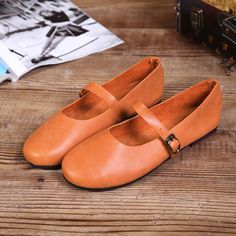 ltem Type: ShoesMain Material: CowhideStyle: Casual, DailySeason: Spring,Summer,AutumnHeel Type:FlatUpper Material: LeatherOutsole Material: RubberInsole Material: PigskinHeel Height:Low(1-3cm) Size length cm inch 34 21.00 8.27" 35 22.50 8.86'' 36 23.00 9.06'' 37 23.50 9.25'' 38 24.00 9.45'' 39 24.50 9.65'' 40 25.00 9.84'' 41 25.50 10.04'' Brown Closed Toe Casual Flats, Casual Brown Closed Toe Flats, Brown Slip-on Flats With Buckle Closure, Casual Leather Shoes With Buckle Closure, Brown Flat Leather Shoes For Summer, Casual Leather Shoes With Buckle Closure For Fall, Brown Closed Toe Flats With Buckle Closure, Casual Flats With Buckle Closure For Fall, Brown Low Heel Leather Shoes Casual