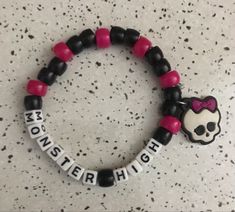 Kandi Friendship Bracelets, Kandi Bracelets Matching, Kandi Bracelets Ideas Singles, Cute Kandi Bracelets, Kandi Inspo Single, Single Kandi Ideas, Monster High Bracelet, Kandi Words Ideas