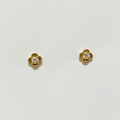 These Absolutely Stunning Solid 14k (585) Yellow Gold Stud Earrings Feature A Lucky Clover Design With Geninue Natural Round Cut Diamonds (2.5mm Each). A Breathtaking Display Of Luxury, These Earrings, Although, Dainty In Size, Are Bright And Sparkly! Diamonds Are Top Quality And The Yellow Gold Is Of A Beautiful Rice Color! Brand New! Yellow Gold: 14k (Stamped 585) Length And Width Of Stud: 5.25 X 5.25mm Round Diamonds: 2 Pcs 2.5mm Total Ctw: 0.14 Ctw Diamond Color-Clarity: G Color Si Clarity Wedding Flower Earrings In 14k Yellow Gold, Gold Round Flower Earrings For Formal Occasions, Gold Round Flower Earrings For Anniversary, Luxury Gold Flower Earrings For Anniversary, Elegant White Gold Earrings Stamped 14k, Elegant White Gold 14k Stamped Earrings, Formal Yellow Gold Flower-shaped Jewelry, 14k Yellow Gold Earrings With Diamond Accents, 14k Yellow Gold Flower Earrings For Anniversary