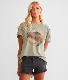 Modish Rebel Mountain Sunset T-Shirt - Green Large, Women's Seagrass Distressed graphic t-shirt Bust measures 42 on size small Body length 25 on size small Matching Mom & Me t-shirt. 100% Cotton. Turn garment inside out. Machine wash cold with like colors. Only non-chlorine bleach when needed. Tumble dry low. Remove promptly. Cool iron if needed. Do not dry clean.. Measurements: Bust -Fullest part of bust with arms at sides. Waist -Circumference of natural waist: above belly button below rib cag Long Graphic Tee, Crew Neck Tshirt Women Outfit, Cute Tees For Women, Trendy T Shirts For Women, Womens Graphic Tees Vintage, Summer Shirts For Women, Trending T Shirts, Mom Graphic Tees, Mountain Outfit