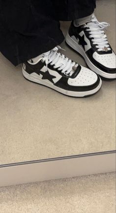 Bapesta Women Outfit, Star Bape Shoes, Bapesta Shoes Women, Black And White Bapestas Outfit, Bapesta Shoes Outfit Men, Bape Shoes Outfit Men, Bape Shoes Aesthetic, Bape Sneakers Outfit, Bape Shoes Outfits Women