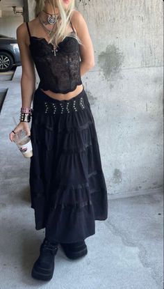 Long Black Skirt Festival Outfit, All Black Cottagecore Outfit, Belt Over Skirt Outfit, Luna Briggs Outfits, Maxi Skirt Belt Outfit, Maxi Skirt With Belt Outfits, Maxi Skirt Y2k Outfit, Belts With Skirts, 2 Belts Outfit