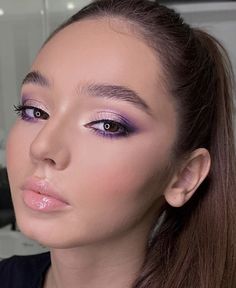 Amanda Kokoeva, Purple Makeup Looks, Makeup Ojos, Silver Makeup, Purple Eye Makeup, Eye Makeup Styles, Face Art Makeup, Formal Makeup, Purple Makeup