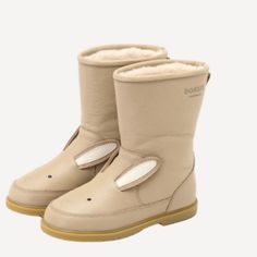 Size: 2 Upper And Detail: 100% Leather. Lining: 100% Sheep Wool. Outsole: 100% Rubber Color: Taupe Leather White Non-slip Closed Toe Boots, Cute Leather Boots For Winter, White Non-slip Winter Boots, Non-slip White Winter Boots, Cute Leather Winter Boots, Winter Boots With Soft Sole And Round Toe, Soft Sole Round Toe Winter Boots, Cute Leather Closed Toe Boots, Keen Boots