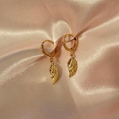 Dainty Earrings Aesthetic, Dainty Jewelry Necklace, Wings Earrings, Simple Hoop Earrings, Angel Earrings, Baby Earrings, Angel Wing Earrings, Minimal Earrings, Earrings Trendy