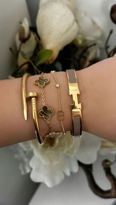 Golden Aesthetic, Golden Accessories, Dope Jewelry Accessories, Schmuck Gold, Wrist Jewelry, Luxe Jewelry, Dope Jewelry, Girly Accessories