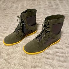 Sorel Olive Green Lace-Up Boots With Yellow Sole Waterproof Women’s Sz 11 New! - Never Worn Green Waterproof Boots With Vibram Sole And Round Toe, Casual Green Waterproof Boots With Reinforced Toe, Casual Green Leather Waterproof Boots, Casual Insulated Green Boots, Casual Green Insulated Boots, Green Casual Waterproof Slip-resistant Boots, Casual Green Waterproof Slip-resistant Boots, Green Casual Slip-resistant Waterproof Boots, Casual Green Slip-resistant Waterproof Boots