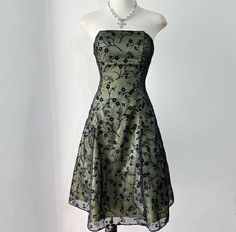 Green Floral Homecoming Dress, Dark Green Cocktail Dress Classy, Formal Dark Green Dress, Homecoming Dress Simple, Tim Burton Homecoming Dress, Dark Green Homecoming Dresses Short, Dark Green Vintage Dress, Enchanted Forest Dress Homecoming, Short Winter Formal Dresses