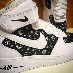 Nike Air Force 1 Designs, Cool Custom Air Force 1 Ideas, Costume Shoes Nike, Nike Shoe Painting Ideas, Air Force 1 Painting Ideas, Nike Custom Sneakers, Nike Air Force Custom Design, Nike Air Force 1 Painting Ideas, Nike Painted Shoes