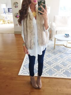 perfect faux fur vest outfit for fall - and everything is on sale! Faux Fur Vests Outfits, Fur Vest Outfit, Christmas Clothing Ideas, Fur Vest Outfits, Outfit Ideas Christmas, Clothes Shops, Looks Jeans, Vest Outfit, Bohol