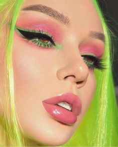 Makeup Verde, Neon Makeup, Make Up Inspiration, Green Makeup, Makijaż Smokey Eye, Colorful Eye Makeup