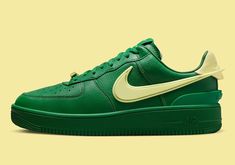 Size 11.5 - Nike Air Force 1 Low SP x AMBUSH Pine Green / Pale Yellow 2022 *Confirmed Order* * Will ship same or next business day once received. Proof of purchase included upon request. * Box occasionally may be damaged during shipment from retailer. Will open once received to verify correct shoe, size, no damage to shoes, and will repackage and ship immediately. Not responsible for any manufacturer defects or box damage from retailer. * Items are cross-listed and may end at any time if purchas Nike Air Force Men, Nike Set, Shoes Green, Nike Models, Nike Pegasus, Nike Classic, Nike Air Force 1 Low, Oregon Ducks, Pine Green