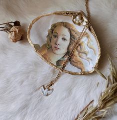 🕊️ 🕊️🕊️  Update! I am now using thinner 18k gold played chains! The chain you see on the dove pendant are the older thicker chains.  This gorgeous dove necklace is made out of real seashell and is also 24k gold filled. This necklace radiates loving and healing energy.  Doves symbolize peace, hope, unconditional love and healing. Sometimes doves can symbolize grief and also goodbyes 🌿They connect to Jesus and also goddess Aphrodite. 🌹 🕊️🕊️🕊️ Necklace chain is 18k gold plated and 20inches Pearl Heart Necklace, Dove Pendant, Goddess Aphrodite, Necklace Seashell, Carved Necklace, Swan Necklace, Dove Necklace, Necklace Shell, Pearl Heart