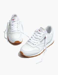 Reebok Classic Outfit, Reebok White Sneakers, Reebok Classic Leather Sneakers, Reebok Classic Sneakers, Shoes Reebok, Jeezy, Reebok Classic Leather, Minimalist Shoes, White Sneakers Women