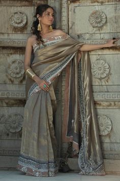 Antique Saree, Pakistan Women, Nida Azwer, Pakistan Bridal, Desi Clothing, Twenties Style, Tissue Fabric, Regal Style, Celebrity Fashion Outfits