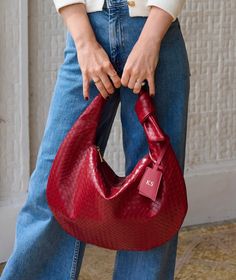 Explore our luxurious personalised woven vegan leather women's bag, available in white, black, and wine red. Perfect for any occasion. Customise with up to 3 characters in gold foil embossing. Fast despatch available! Key Features: ★ Personalisation: Add up to 3 characters to the leather tag attached to your bag. Choose a monogram for a unique touch. If you prefer no personalisation, the bag will come without the tag. ★ Gold Foil Embossing: Your monogram will be embossed in gold foil to match th Modern Red Bags With Braided Handles, Modern Textured Leather Burgundy Bags, Modern Burgundy Textured Leather Bag, Elegant Red Woven Leather Bag, Chic Burgundy Textured Leather Bag, Chic Red Woven Leather Bag, Foil Embossing, 3 Characters, Leather Tag