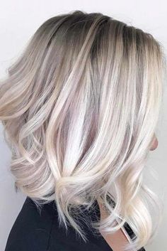 Blond Highlights, Medium Length Wavy Hair, Ash Blonde Hair Colour, Ash Blonde Balayage, Short Hair Lengths, Wavy Haircuts, Wavy Hairstyles, Ash Blonde Hair