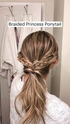 Stunning half bun hairstyle ideas | Trendy hairstyle ideas Hair Hoco, Cute Hairstyles For Medium Hair, Summer Hairstyles For Medium Hair, Peinados Fáciles Para Cabello Corto, Work Hairstyles, Penteado Cabelo Curto, Hoco Hair Ideas, Hoco Hair