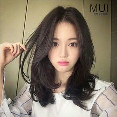 Shoulder Length Wavy Hair, Costume Noir, Shoulder Length Hair Cuts, Haircuts For Medium Hair, Mid Length Hair, Permed Hairstyles, Long Layered Hair, Haircuts For Long Hair, Asian Hair