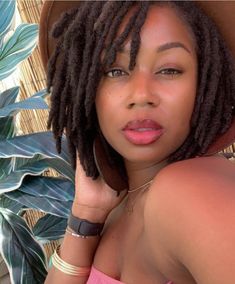 Semi Freeform Locs Women, Freeform Locs Women, Semi Freeform Locs, Locs Women, Dreads Short Hair, Freeform Locs, Dreads Styles, 4c Natural Hair, Natural Hair Beauty