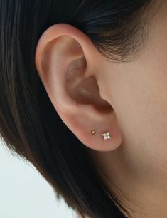 Four leaf flower stud earrings D E T A I L S * Flower is 3 mm with 5.5 mm length post * 18k gold over sterling silver * AAA cubic zirconia * Nickel free and hypoallergenic S H O W   U S   S O M E  ♥ Instagram: @Minthologie Facebook: facebook.com/Minthologie Trillion Earrings, Marquise Earrings, Small Stud Earrings, Cartilage Stud, Triangle Earrings Stud, Minimalist Earrings Studs, Triangle Studs, Bar Stud Earrings, Minimalist Studs